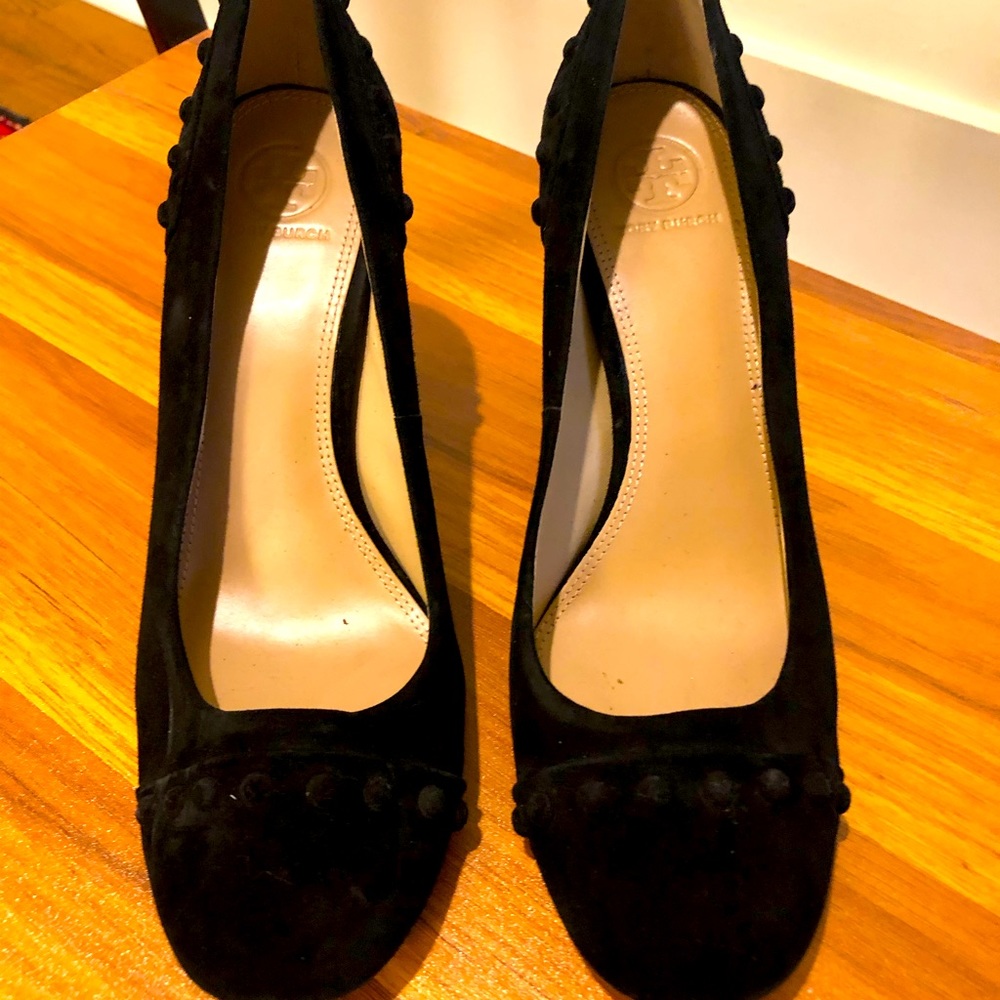 Tory Burch suede pumps
